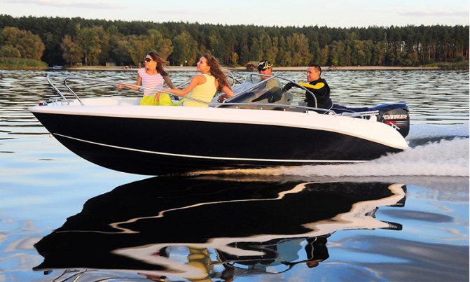 Cobra 1850 Sport — на 7 человек