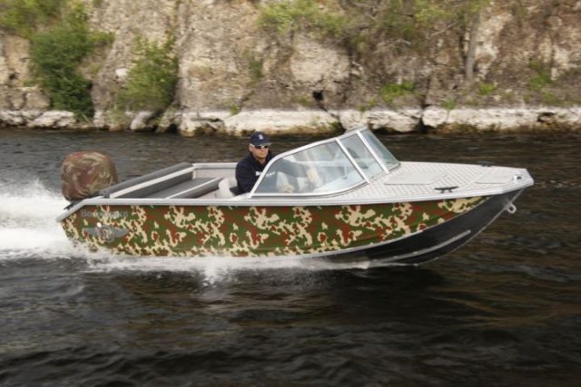 моторная лодка Волжанка Классик